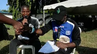 MTANGAZAJI WA MPIRA JAPHET KAHINDI ‘MAKANAKY’ AKIFANYA VITU VYAKE