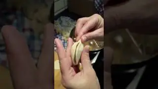 Lepienie pierog&oacute;w w Bubbles