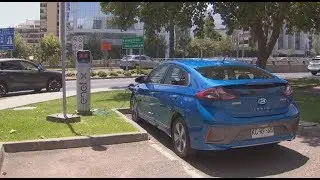 El silencioso boom de los autos eléctricos en Chile - #ReportajesT13