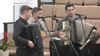 Grup Băieți Albini  - În această lume sunt pribeag