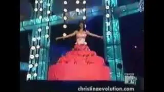 katy perry falls in cake Then slips
