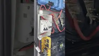 Подключенные компоненты для установки солнечных батарей на моем автодоме с 5-мя колесами