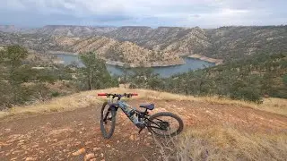 Горный велосипед: крутой подъём по тропе Pincushion Trail и тропе реки Сан-Хоакин у Скай-Харбор