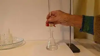 Titrage colori&eacute;trique de l'acide sulfamique . Titration of sulfamic acid with sodium hydroxide.