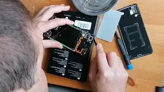 Comment changer la batterie d'un smartphone Huawei P20