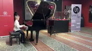 Kirill Mukhametov plays Mozzie by Milne