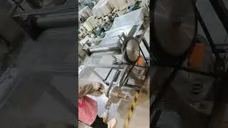 Staggered vapor-liquid filter screen