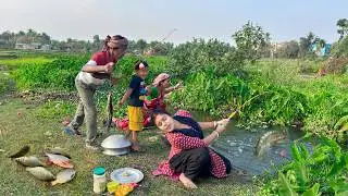 Unique Hook Fishing🎣🎣|| Two Beautiful cute lady  & a Boy Enjoy fishing in the canal || hook fishing