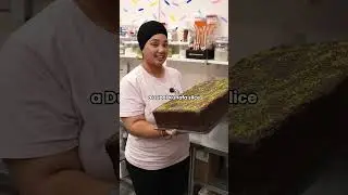 Кусочек дубайской кунафы &mdash; за их счёт! 😂🍰