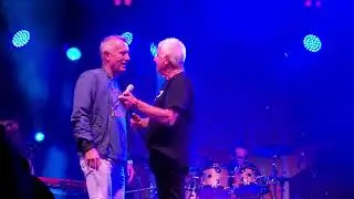 Daryl Braithwaite with James Reyne Howzat
