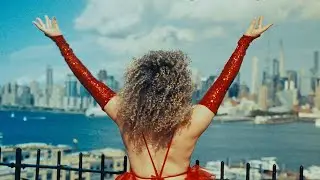 Daniela Darlin - La Caminadora (Video Oficial)