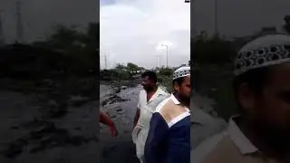 #Delhi : #Garbagedump caves in at #Ghazipur #landfillsite, 5 vehicles trapped in debris