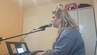 Πριν χαθεί το όνειρο μας... cover...