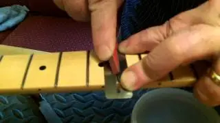 Выравнивание и выравнивание ладов на грифе Warmoth.