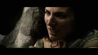 Man of Steel (2013): Lara gives birth to Kal-El on Krypton