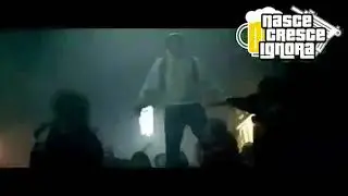 Paolo Bonolis canta RAP god di Eminem