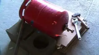 Ouvrir facilement une bouteille de gaz vide | Lire description