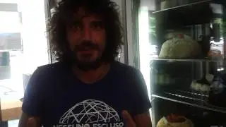 Andrea Rivera - La cilie Gina sulla torta