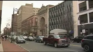 Springfield & Holyoke: 2 cities on different sides of the &lsquo;sanctuary city&rsquo; issue
