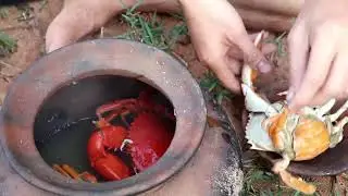 Primitive Technology   Find Crab in Beach  Sea   Cooking n Crab eating delicious   Wilderness Life