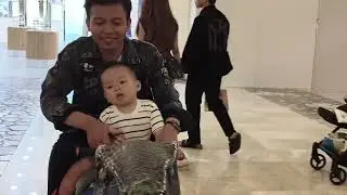 Rayhan Jalan jalan ke Maal Bandung