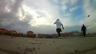 strong wind: is it possible to play frisbee freestyle on heavy wind (25 knots approx 45km/h)