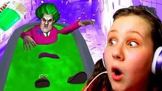 JELLO PRANK ON SCARY TEACHER 3D!! SHE GOT MAD!