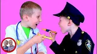 Двойной буксирный выстрел! Майк и Джейк притворяются, что играют | Доктор набор игрушек