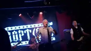 Порт(812) @16TonsOfficial  (50 лет Маррадеру) - Карандаш