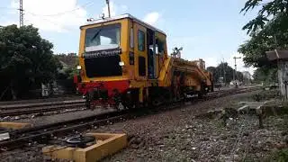 MTT dipo induk jember lewat!