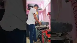 Teubless tyre changing automatic machine