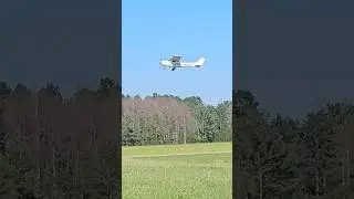 #Cessna 172s Take-off. #planespotting #aviation #airport #avgeek #flying