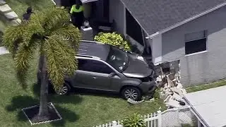 Car slams into Pompano Beach home