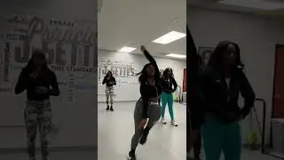 Did you take the time to move today? #prancingjsettes #settethescene