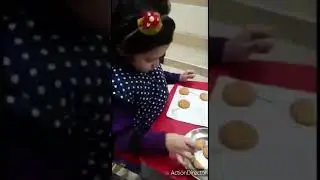 Grade LKG, Poster Activity with Biscuits, Theme 