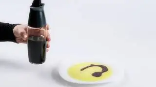 Trudeau Oil or Vinegar Dispenser &ndash; Huilier ou vinaigrier Trudeau