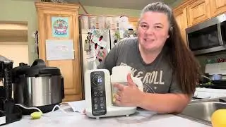 Baby food blender and steamer