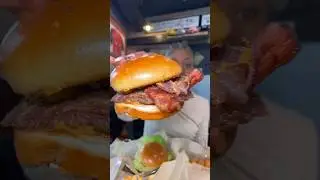 Flavor that burst in your mouth 🤌🏾🤤 Location : 5200 N Elston AveChicago, IL  60630 #burger #fy