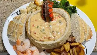 Lobster fondue with fear and loafing in the bread bowl