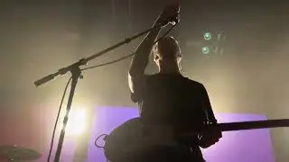 Two Feet - Gravity [LIVE]
