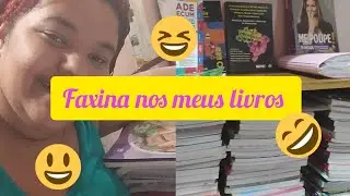 Resolvi organizar Meus livros 😃 queria deixar mais na sala queria pintar este m&oacute;vel oque voc&ecirc; acha 