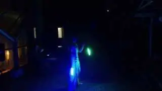 Неоновое шоу, выступление
