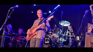 Russell Carr Bass solo with the Blockheads