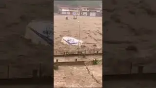 #China #WaterFlood #ViralVideo #Shorts Water 💧 Flash Flood In China 🇨🇳|| Viral Shorts Video || 2021