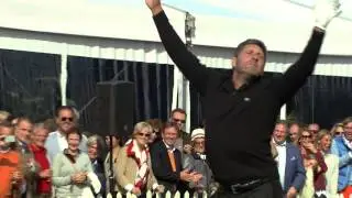 Jos&eacute; Maria Olaz&aacute;bal dancing with joy at Kings of Golf