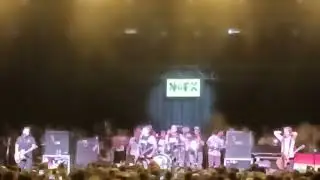 NOFX - Backstage Passport / Perfect Government (live)