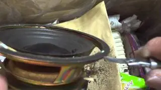 スピーカーエッジ修理 　（朽ち果てたウレタンエッジの除去編）