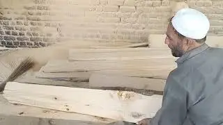 wood cutting process// large wood cutt into small pieces// sangrities crafts/ poor man show his skil
