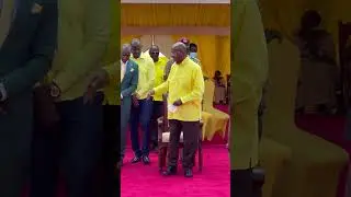 H.E Yoweri Kaguta Museven President of the republic of Uganda #trending #dance #duet
