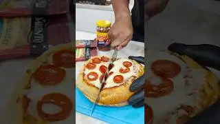 Bochenek pizzy z grillowanym serem